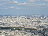Blick vom Tour Montparnasse - &uuml;ber Louvre Richtung Sacre Coeur 02